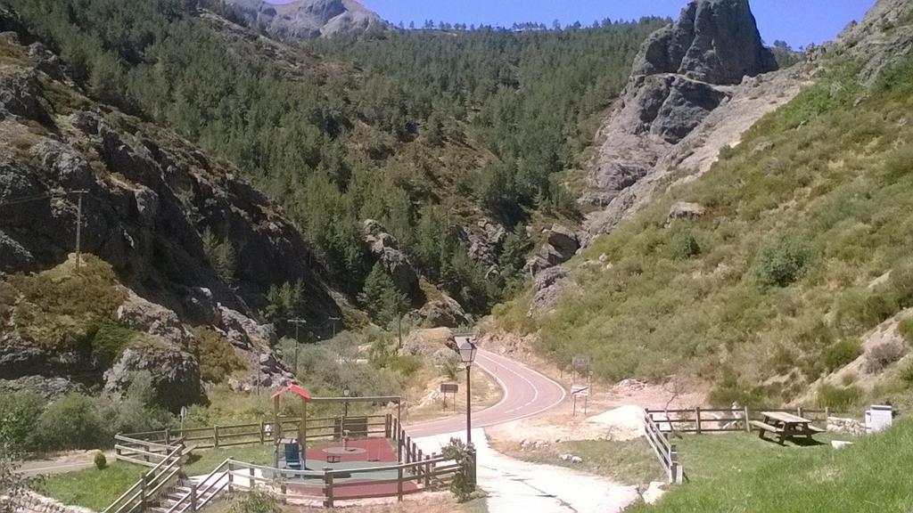 Hostal San Glorio Llánaves de la Reina Exterior foto